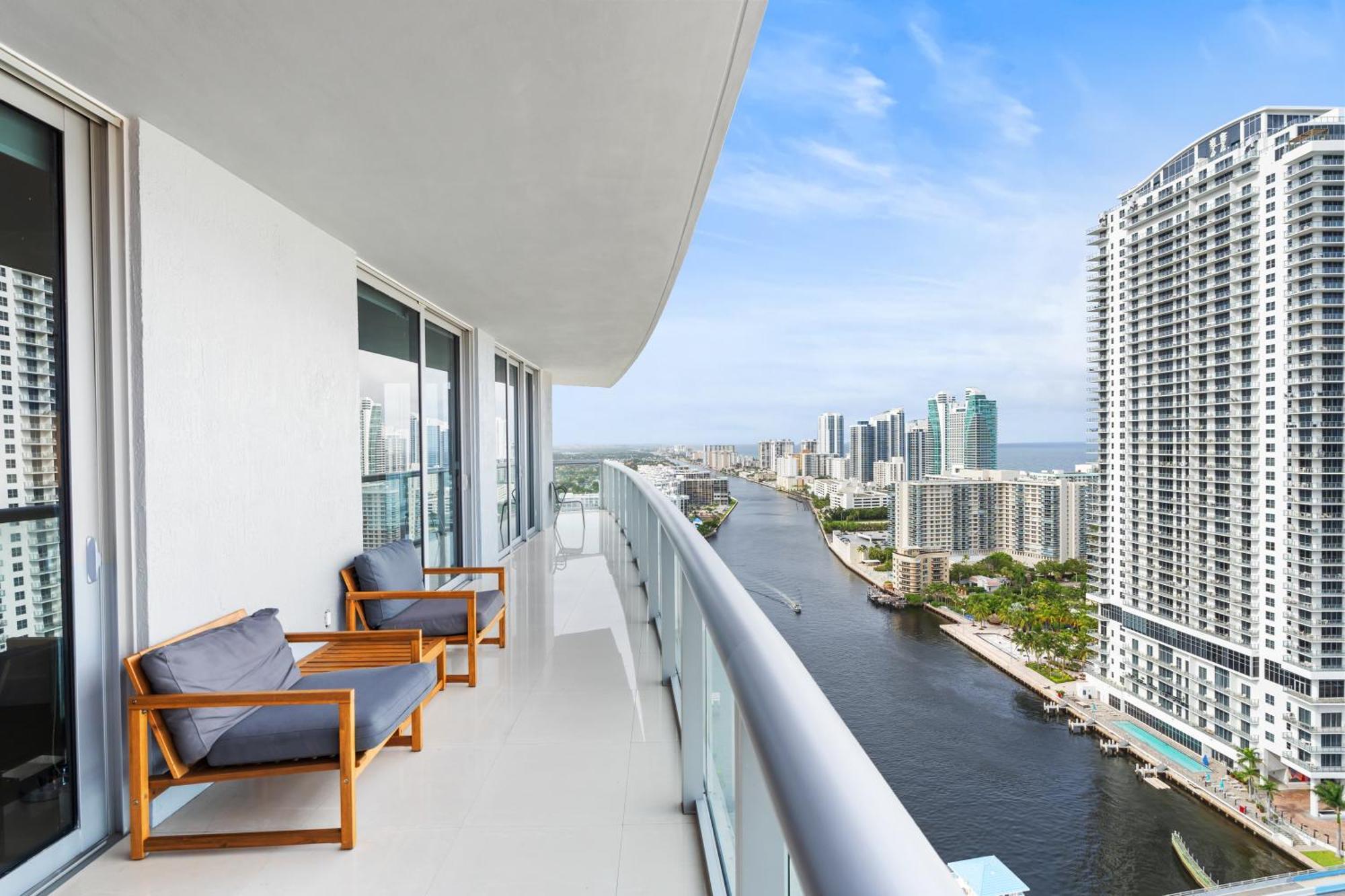 Beachwalk Resort - Vip Tower - Oceanview Unit 3 Bedroom & 3 Bathroom ハランデール・ビーチ エクステリア 写真